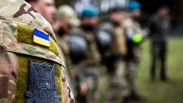 Die ukrainische Armee hat inzwischen große Probleme, neue Soldaten zu rekrutieren.